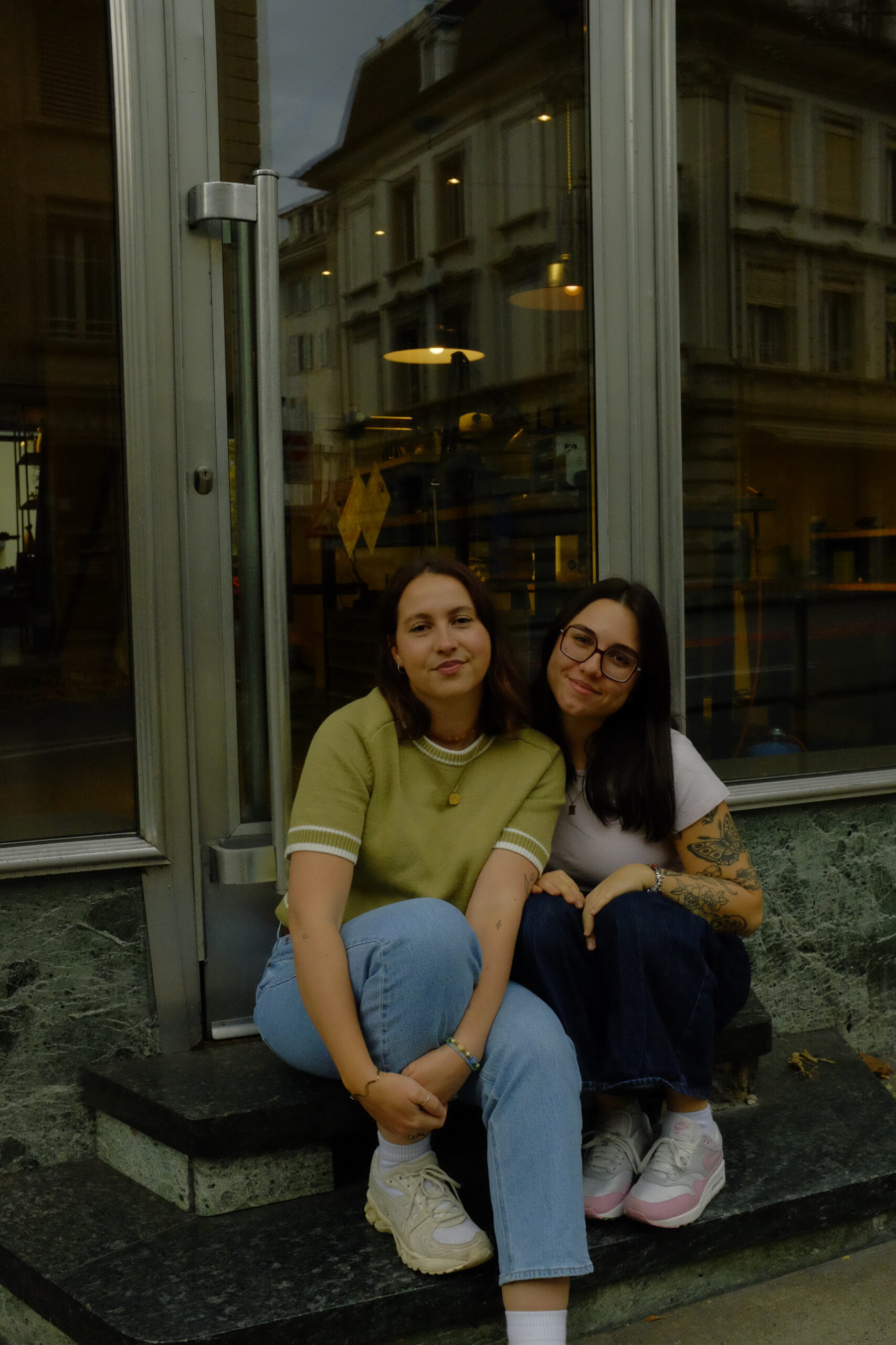 Elsa Baader et Tiphaine Broillet, psychologues FSP et nutritionniste en Suisse, pour leur podcast Gut Feeling sur la psycho-nutrition.
